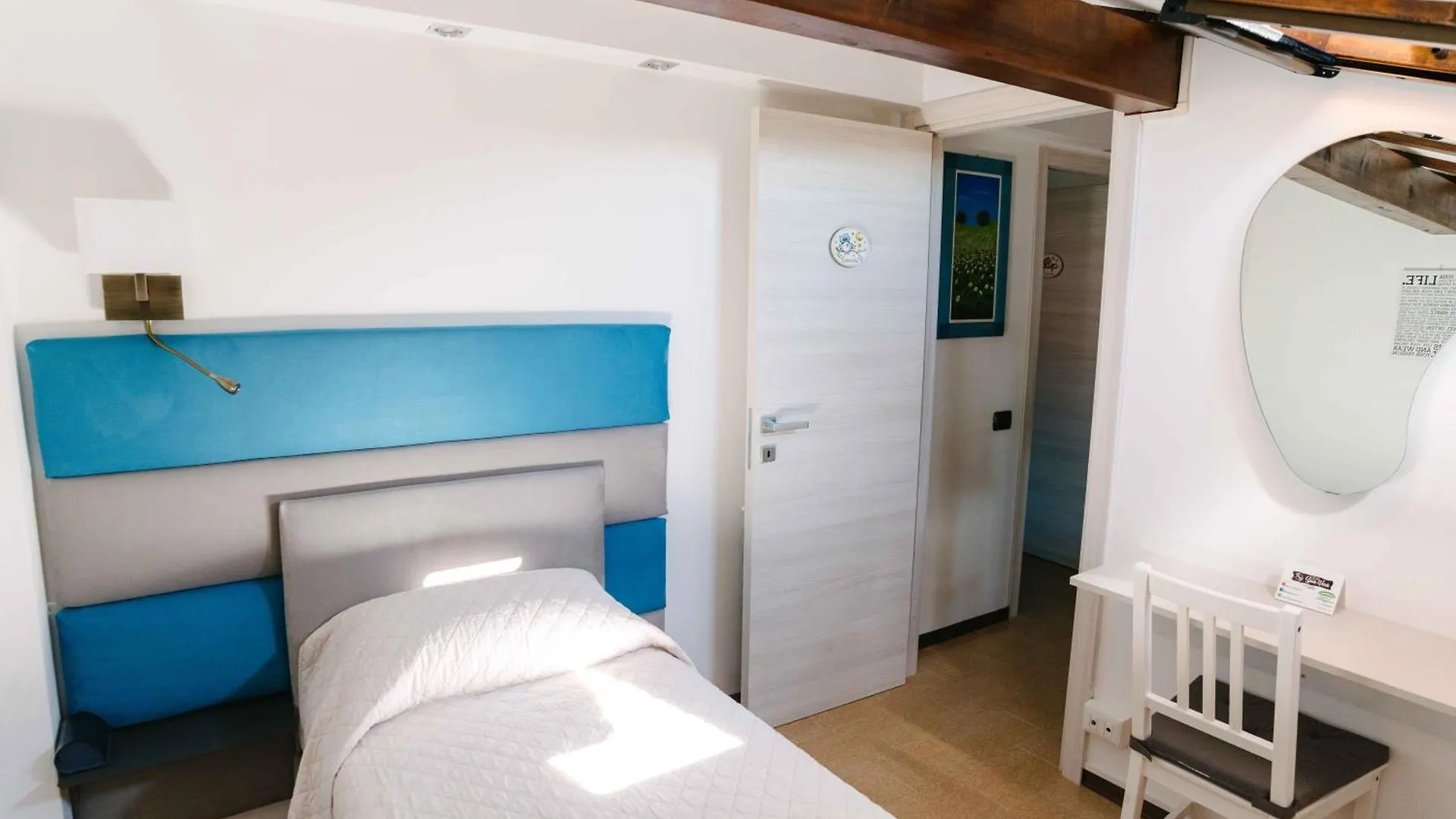 B&B Spina Verde Como 0*,  Italy