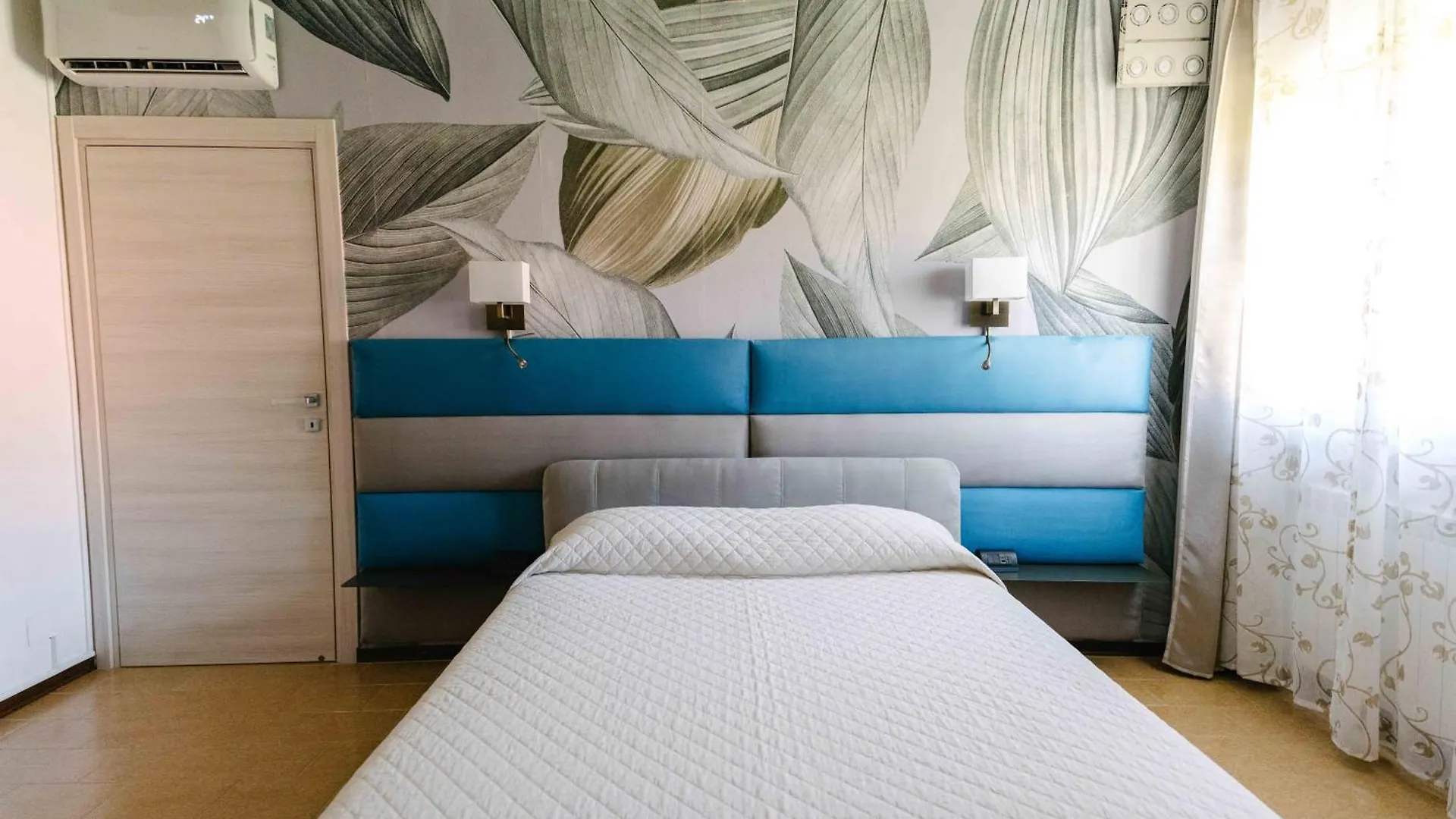 B&B Spina Verde Como 0*,  Italy